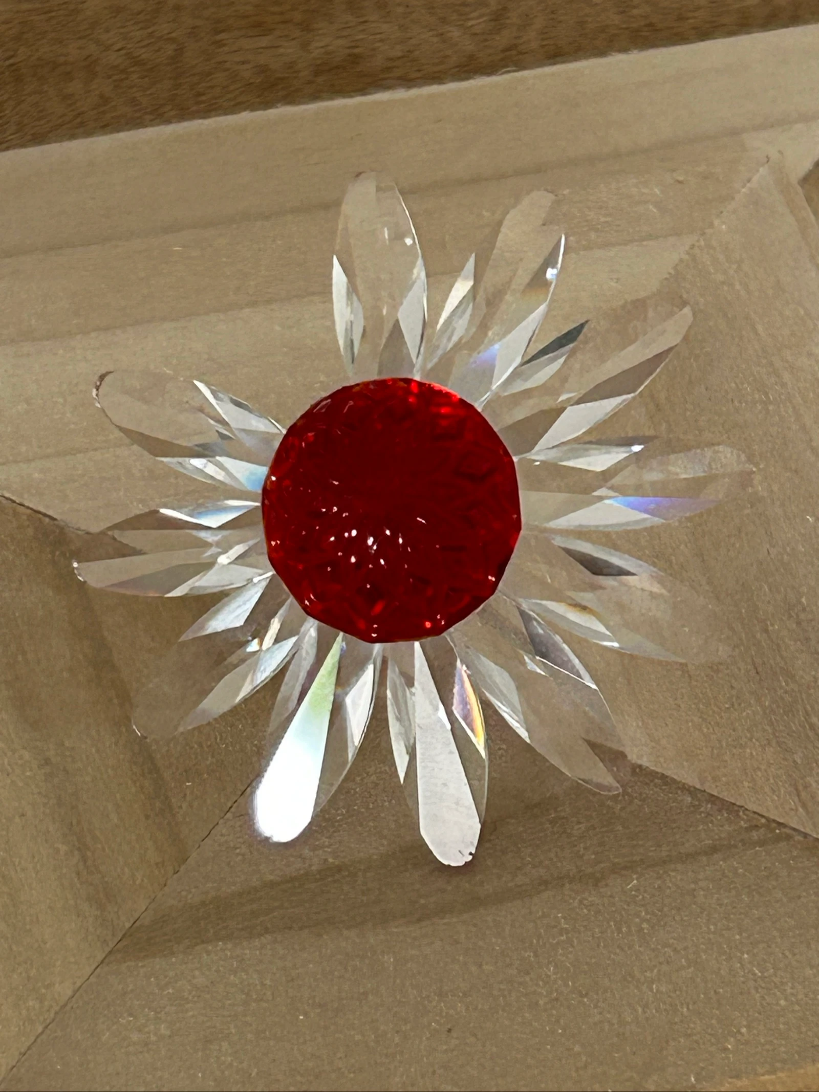 Swarovski Red Marguerite Flower Crystal – Vintage decorative piece with box – photo 7